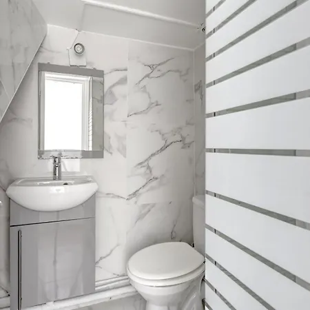 Bluestay 24 - Superb In Апартаменты