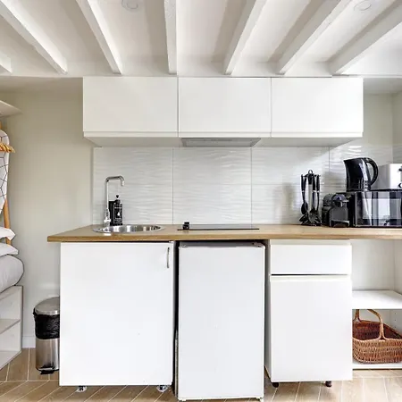 Апартаменты Bluestay 24 - Superb In *