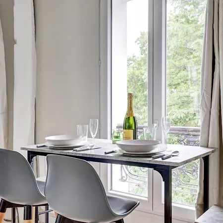 Bluestay 24 - Superb In * París